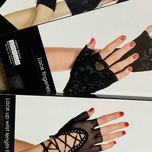 3 packages‎ of fingerless gloves